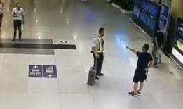 演员爆料机场视频大全,揭秘明星爆料视频背后的故事